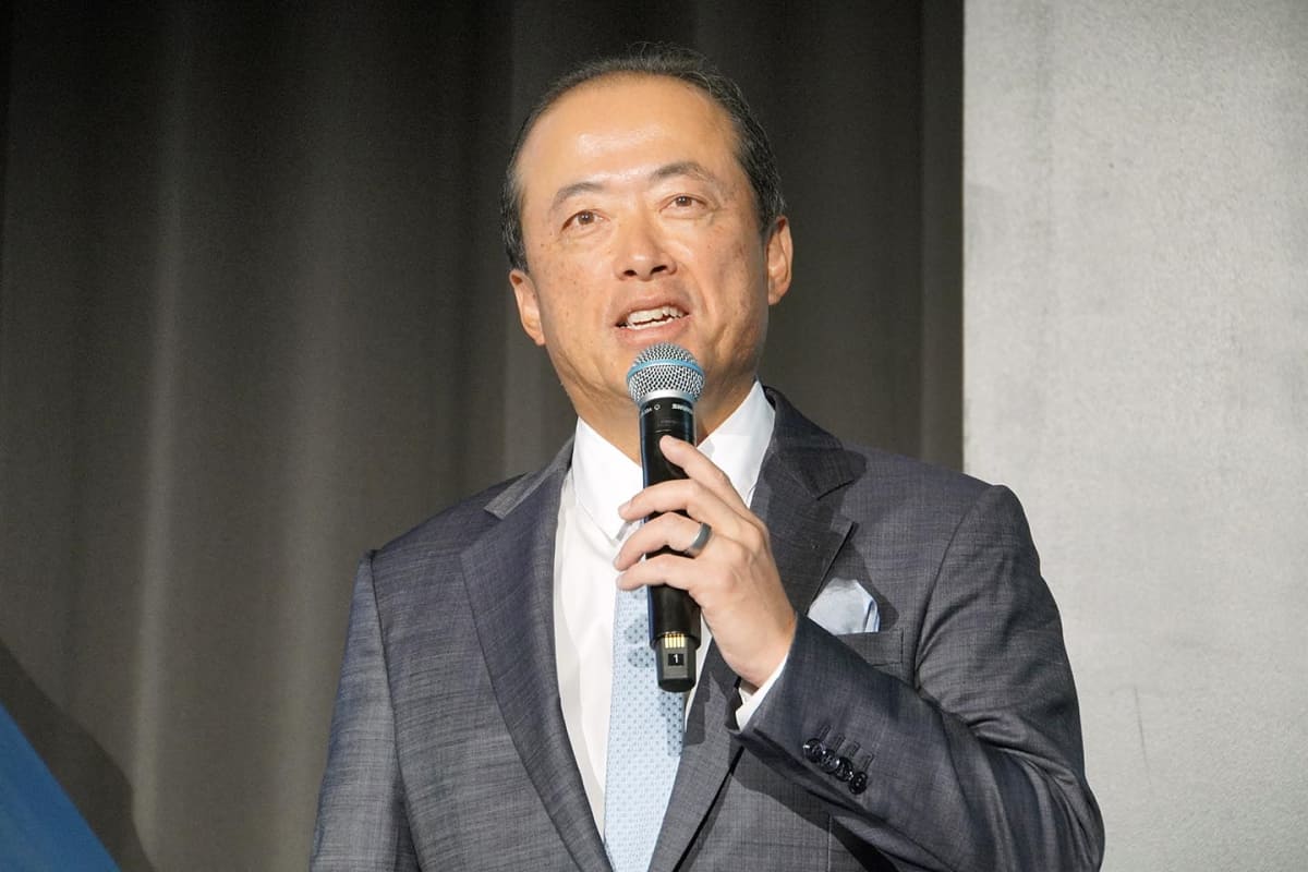 採用理由を圧倒的な低価格と語ったポケトークの松田氏