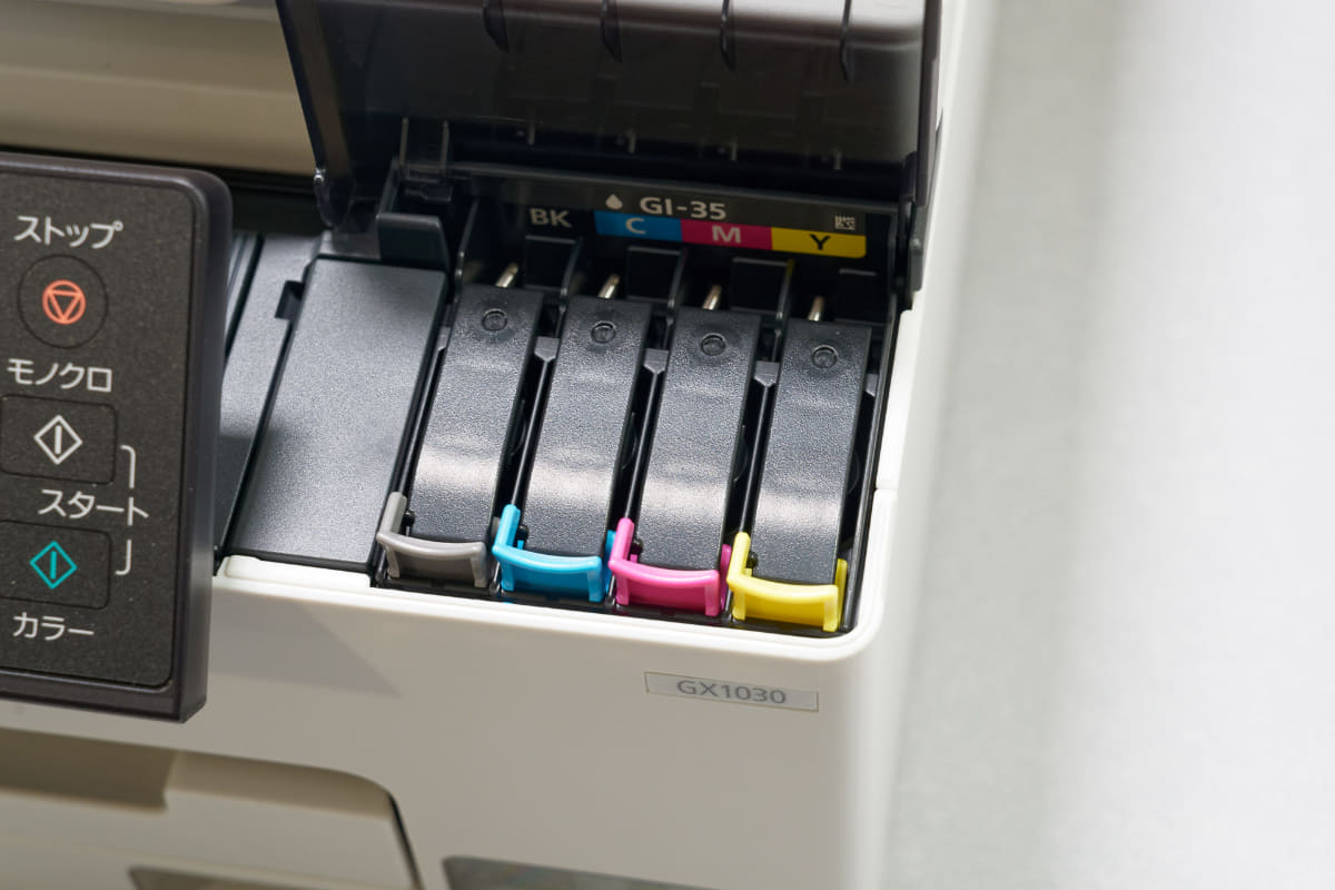 インクを注入する場所をオープン