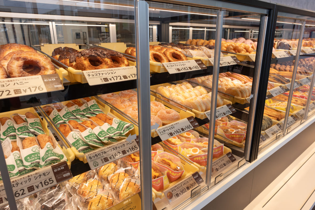 「ザクもっちドッグ」なども