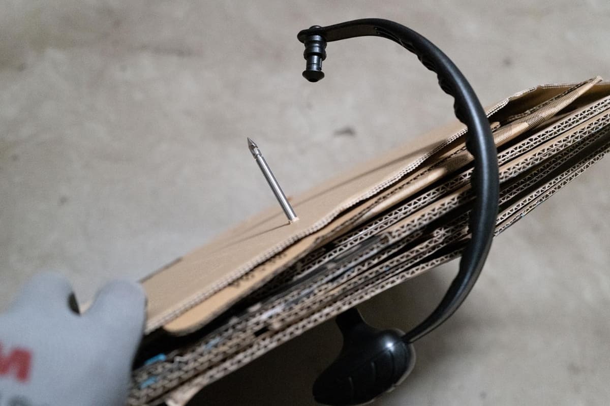 持ってきた段ボールを全部刺してみました