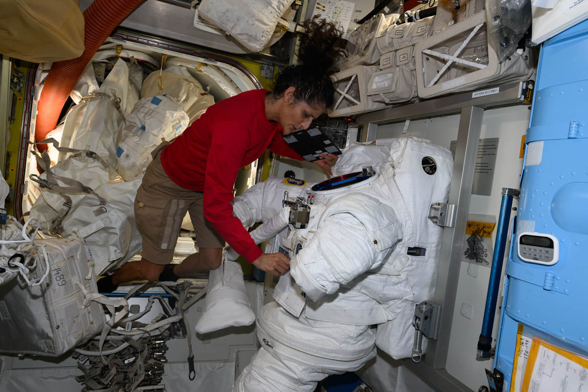 スターライナーの試験飛行に搭乗し、ISSに残って滞在ミッションを続けるサニータ・ウィリアムズ宇宙飛行士(Credit: NASA)