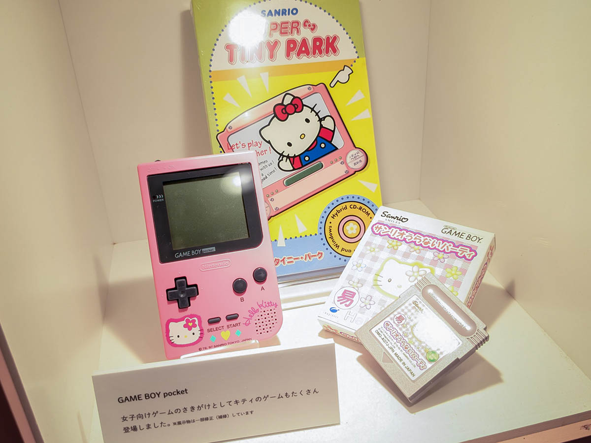 女子向けゲームの先駆けになったというキティのゲーム。確かにゲームボーイ登場の頃はゲーム機は男子のアイテムというイメージがありました