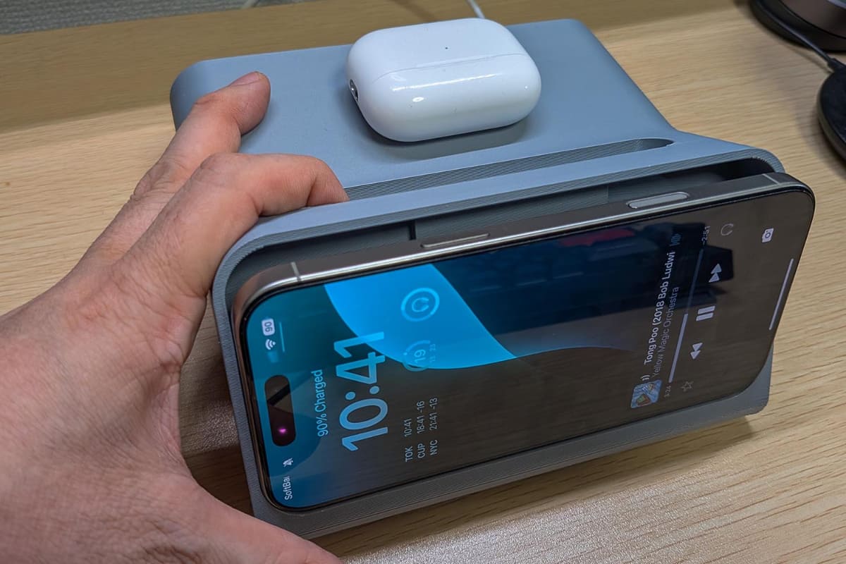 取り出す時は上のボタンをプッシュ