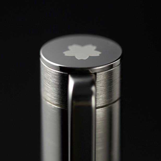 頭冠にはサクラマークを印字