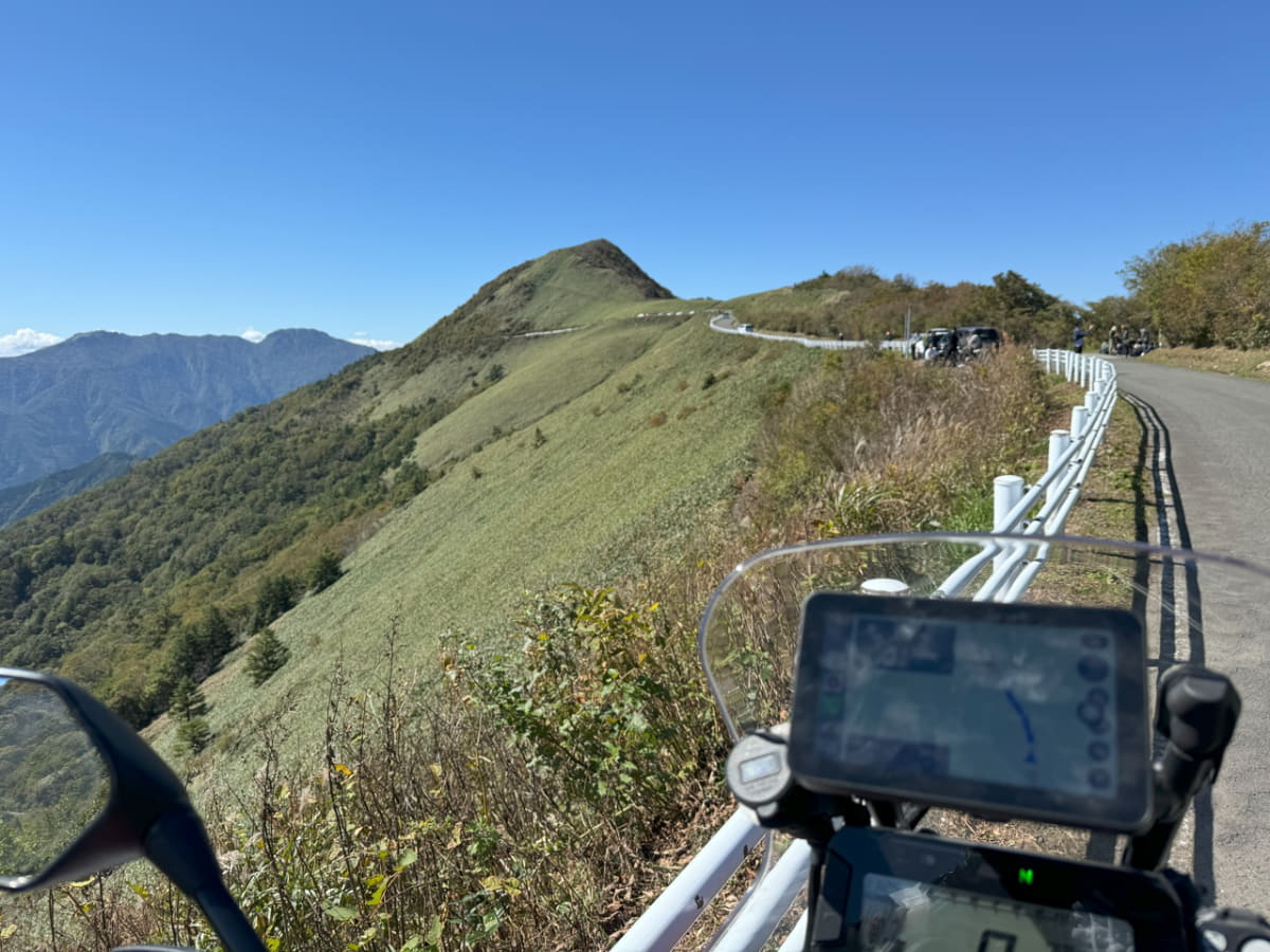 高知県いの町にある「UFOライン」。今が最高の季節です!(冬季通行止め)