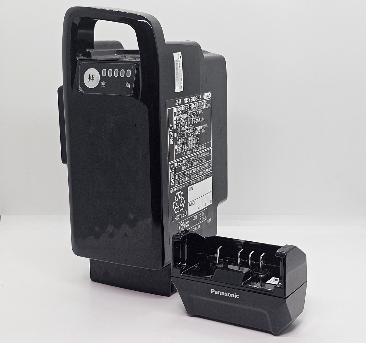 USB出力アダプターなども使い回しできる ※バッテリーは親が乗る自転車で使っているもの