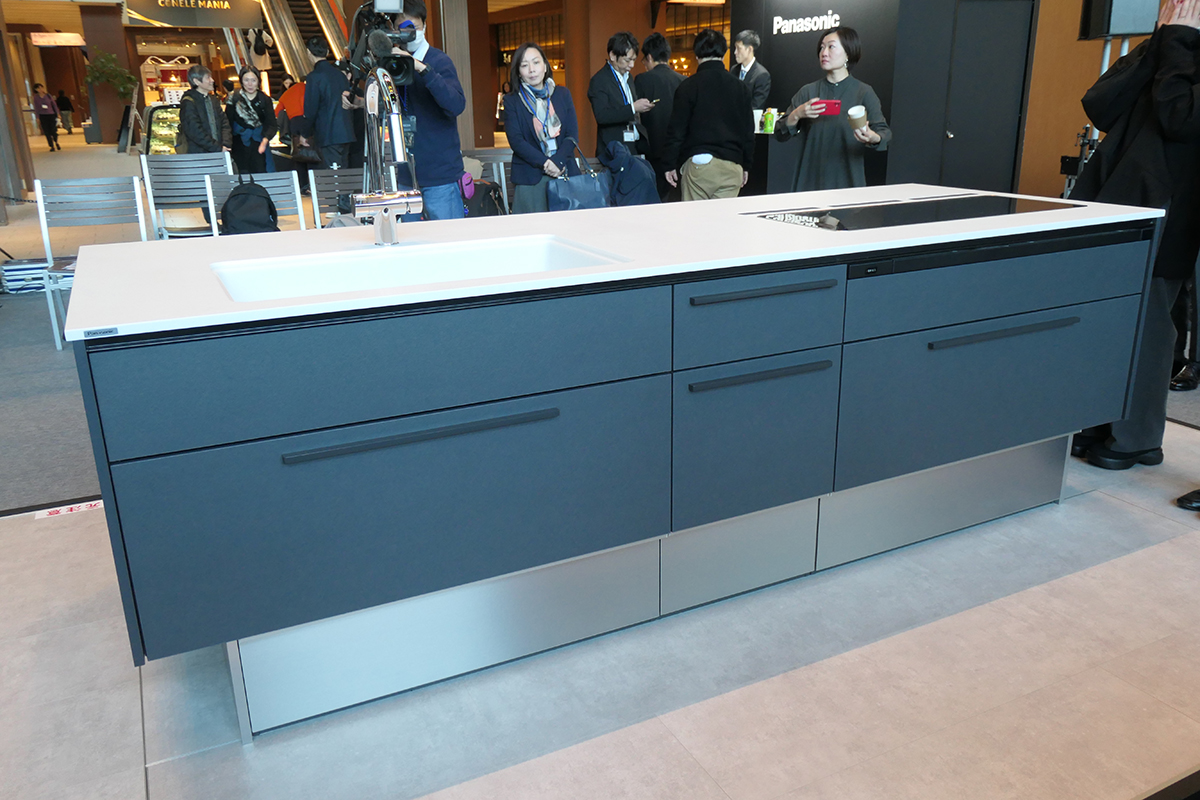 「ラクシーナ」を「S-CLASS」に刷新