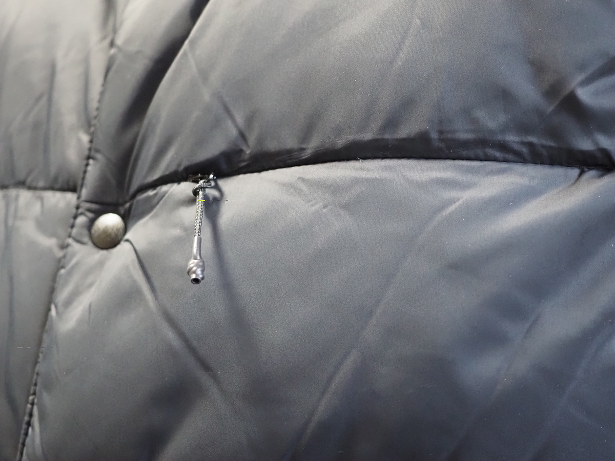 左胸のあたりにある隠しポケット