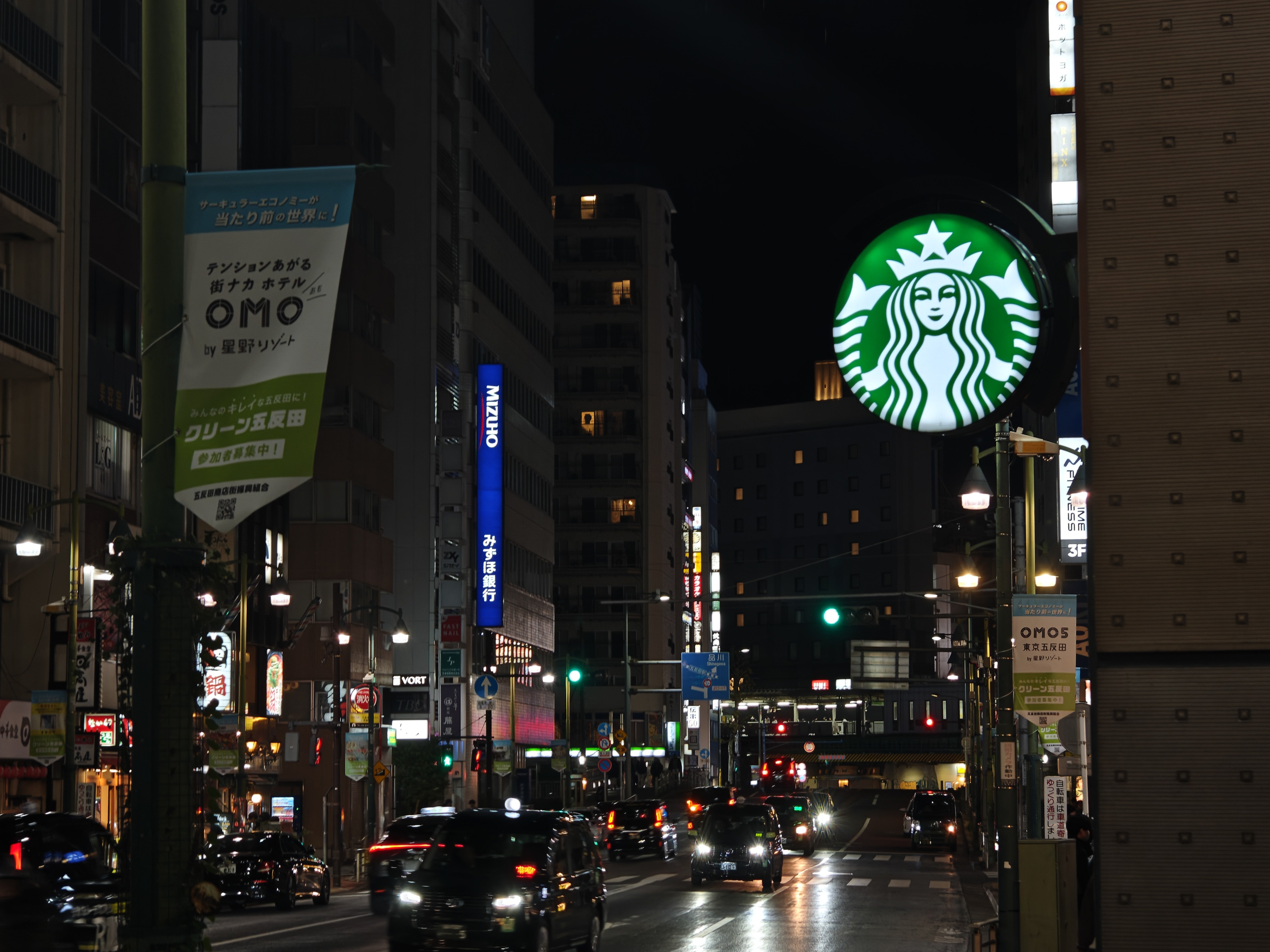 R9 proで撮影。iPhoneに比べて暗く写っているが、背景の印象的な描写を含め、これはこれでとても好ましい