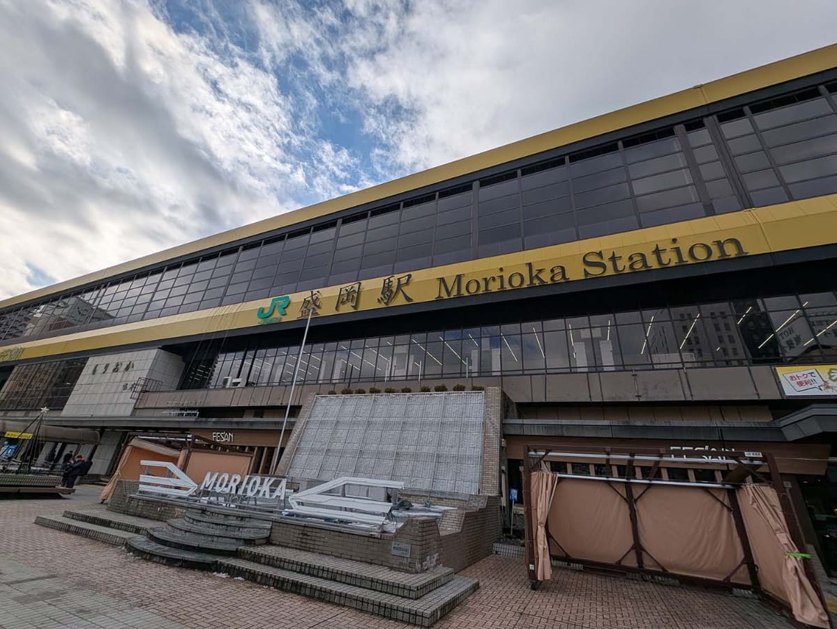 盛岡駅に到着。ローカルの東北本線へと乗り換え