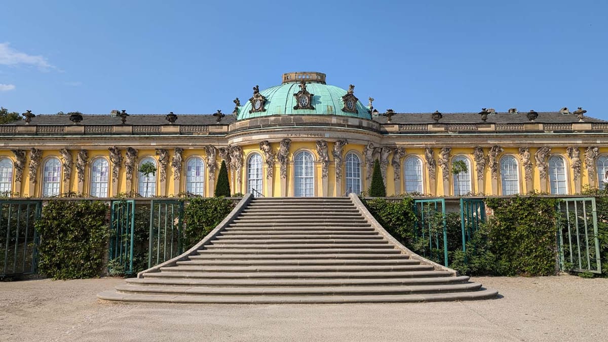 ドイツのベルリン近郊にあるポツダムのサンスーシ宮殿