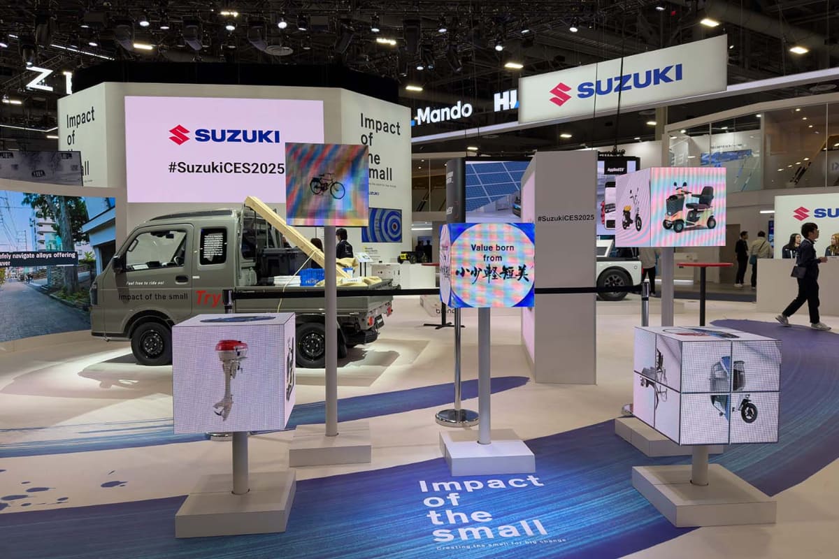 初出展のスズキは、アメリカで人気が高まる軽自動車とEVを連携させ、「軽量の価値」を訴求