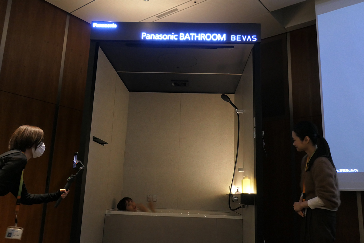 主照明を消した空間演出も可能