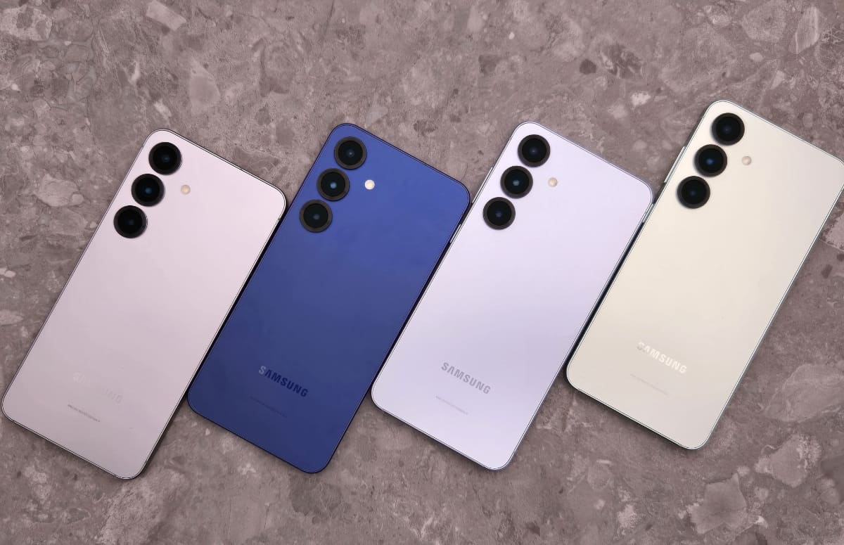 左からネイビー、アイシーブルー、シルバー、ミント