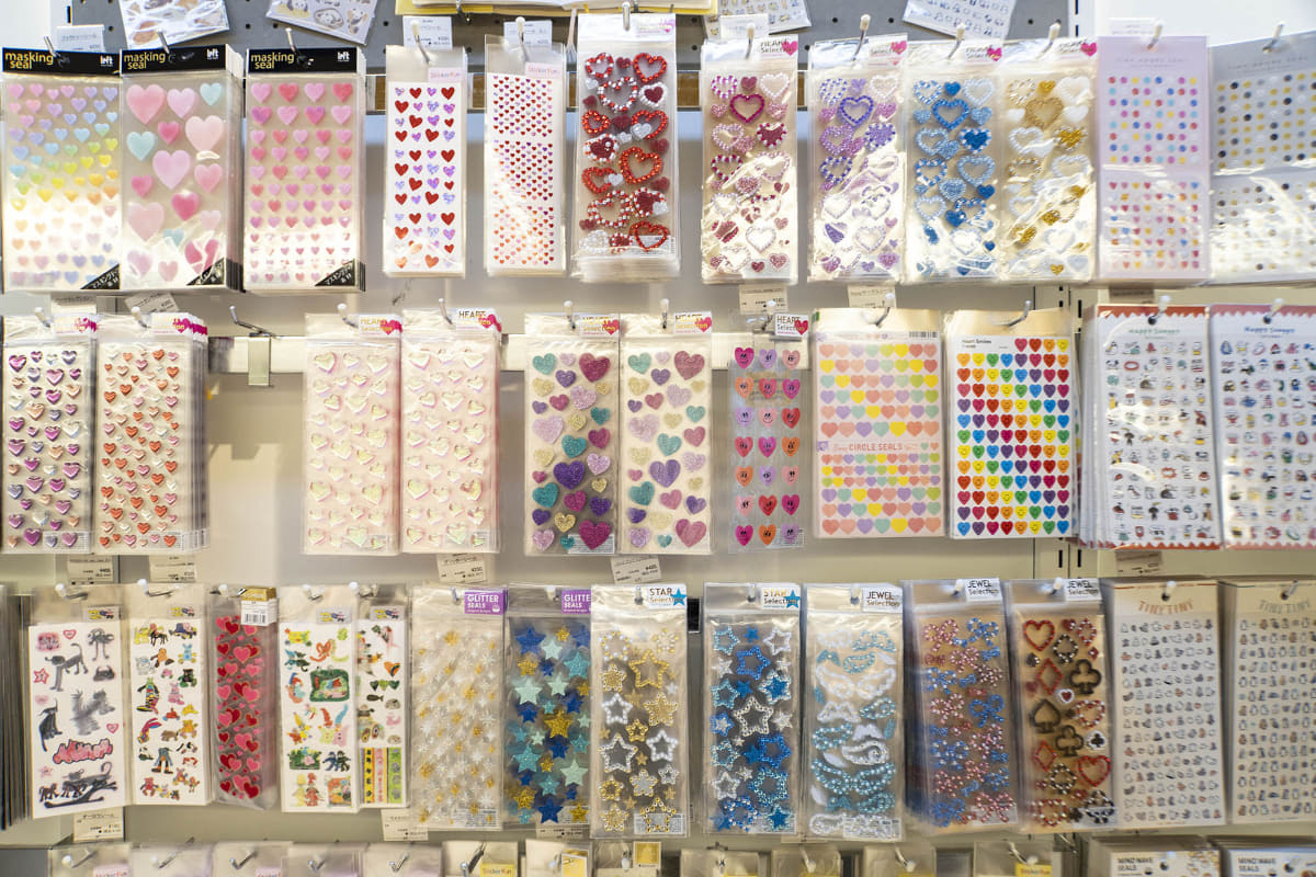 多種多様なシールが揃っているので、どれを買おうか悩んでしまいそう
