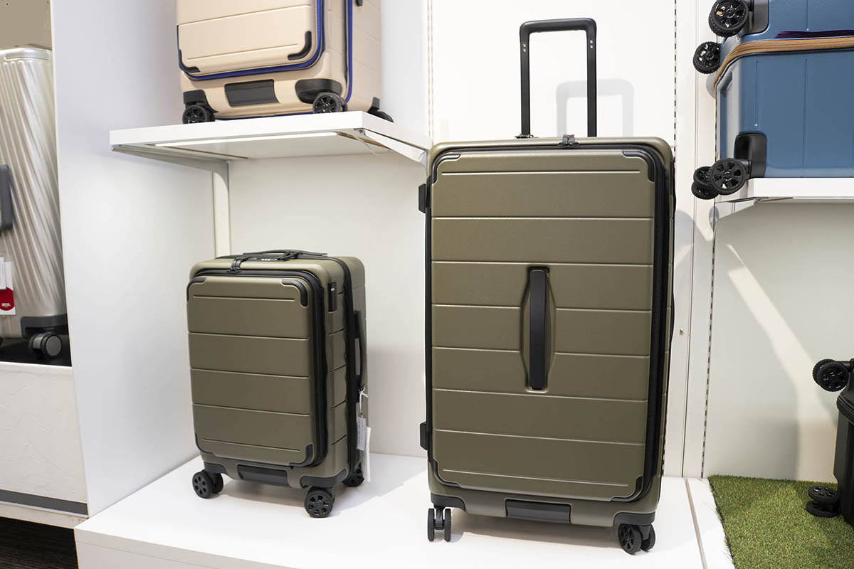 新色のオリーブドラブ