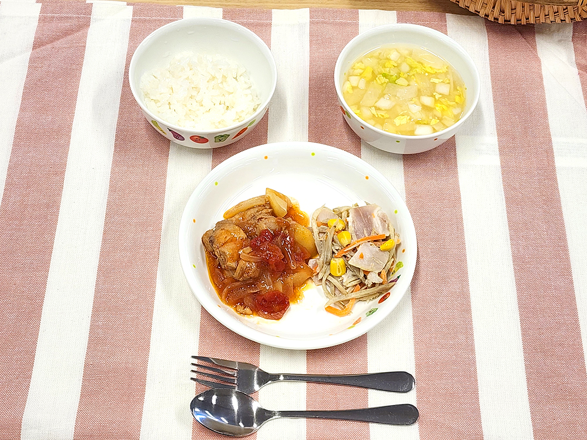 新モデルのミールキットで調理した給食