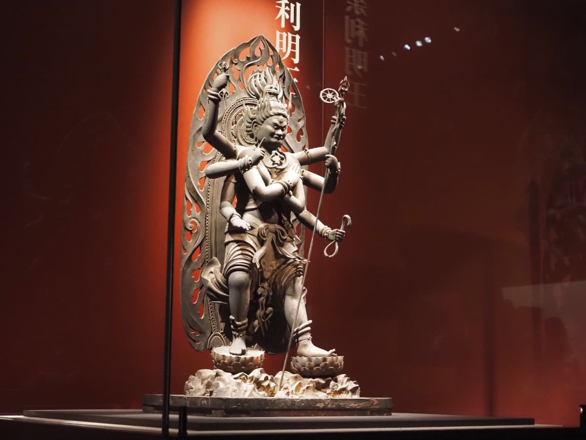 明円作(安元3年・1177年)の《五大明王像 軍茶利明王》