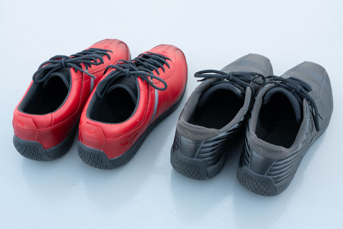 ベアクラッチはスポーツシューズと革靴のハイブリッドという印象ですが、ベアクラッチLはより“革靴”然としています