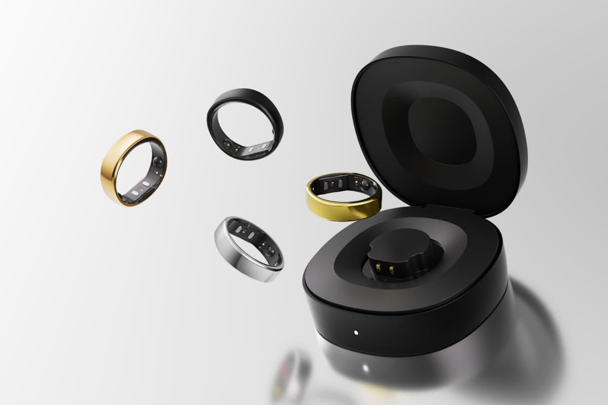 左上：ローズゴールド、右上：マットブラック、左下：フューチャーシルバー、右下：ロイヤルゴールド