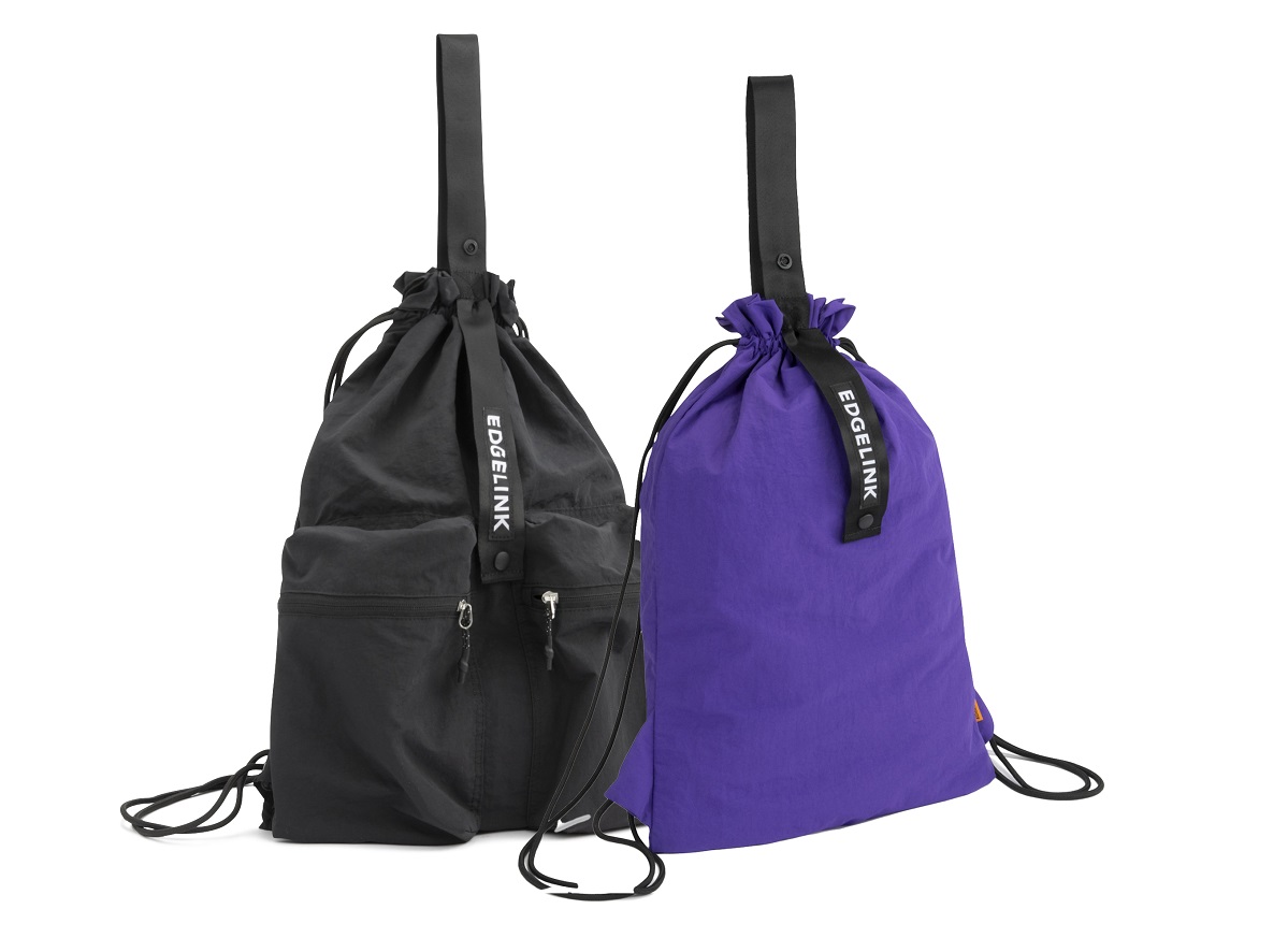 リュックタイプ。60192型(左)はフロントポケットを備える