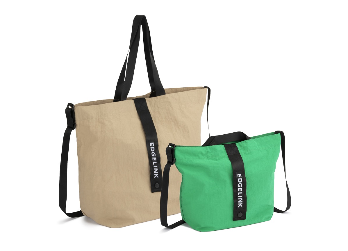 トートタイプ。2サイズ用意