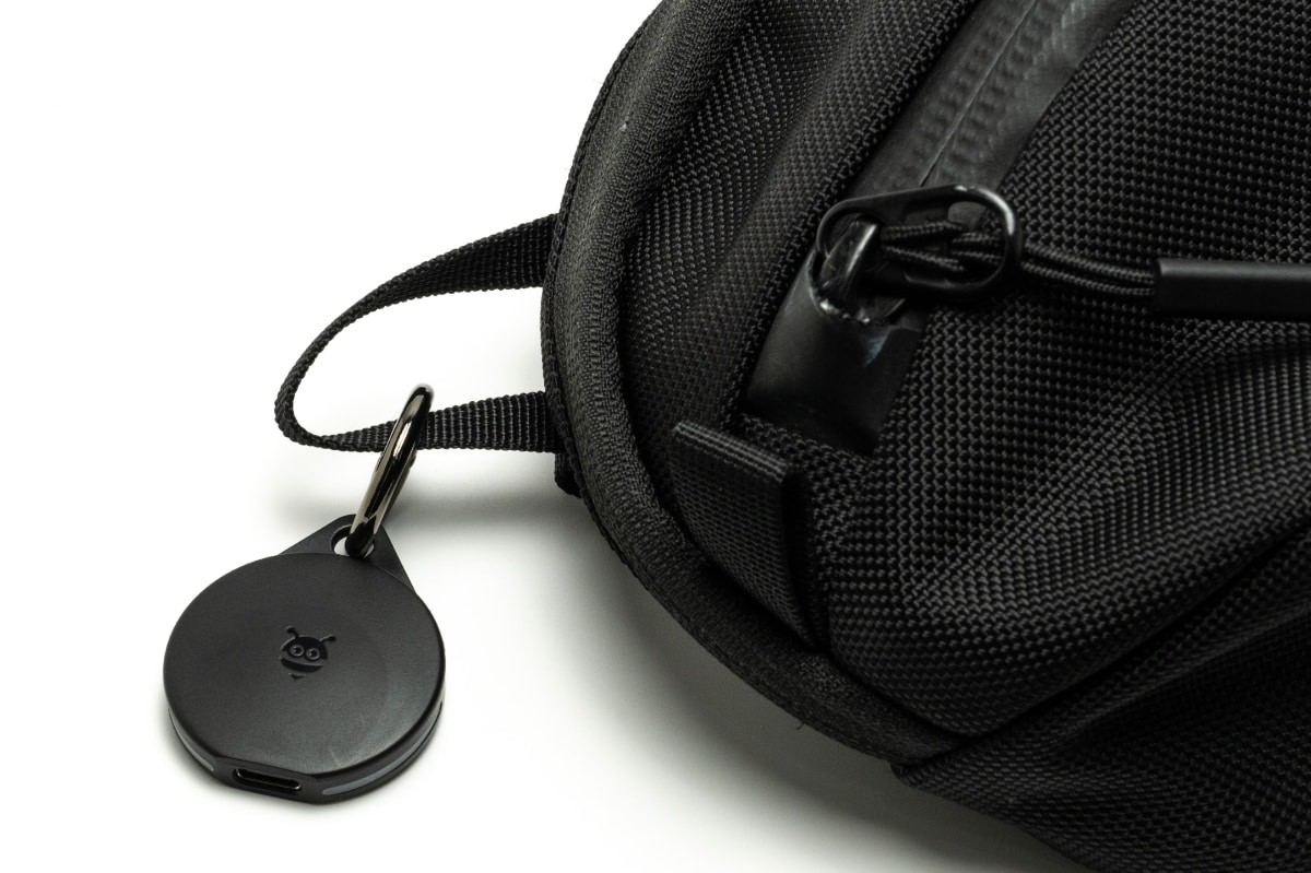 バッグなどへの取り付けも簡単