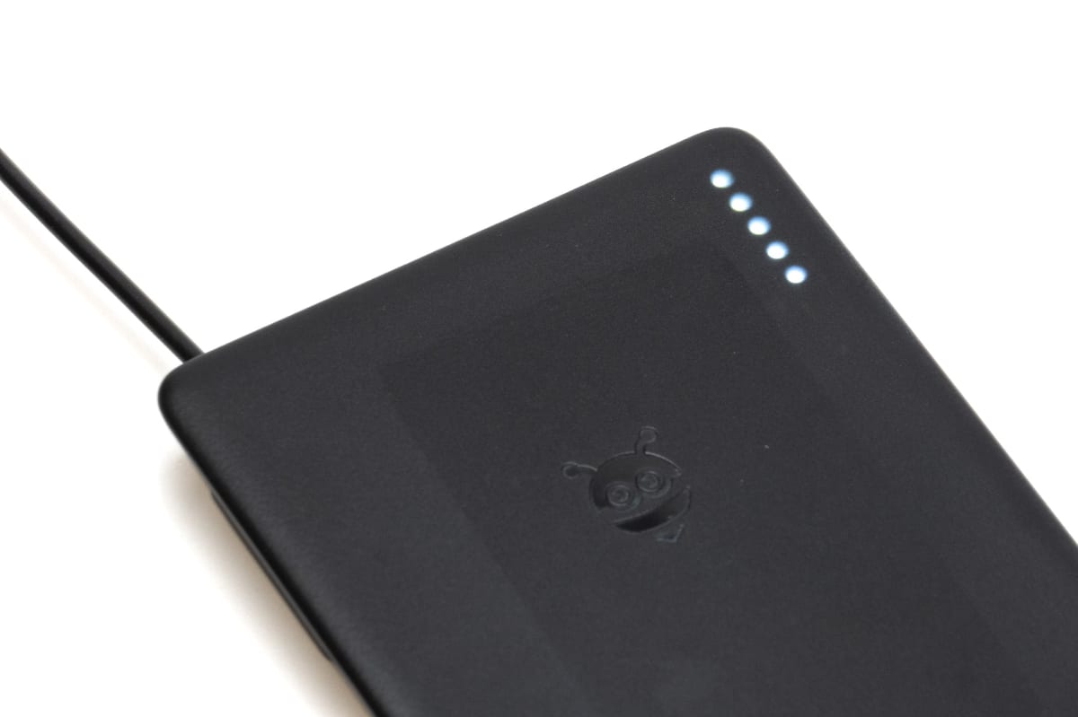 LEDインジケーターで充電状況が確認できる