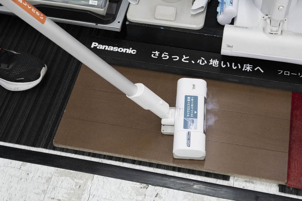 ヘッド前方からマイクロミストを噴射。ミストのオンオフは切替可能