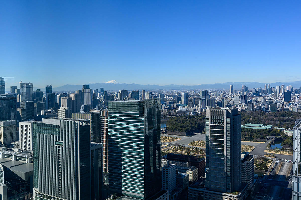 TOWER 48階相当からの眺望 皇居・新宿方面 (c)TOFROM YAESU