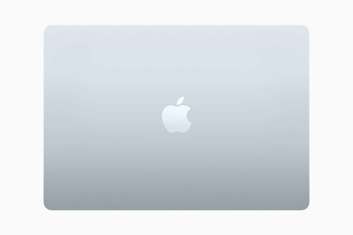 新色のスカイブルー