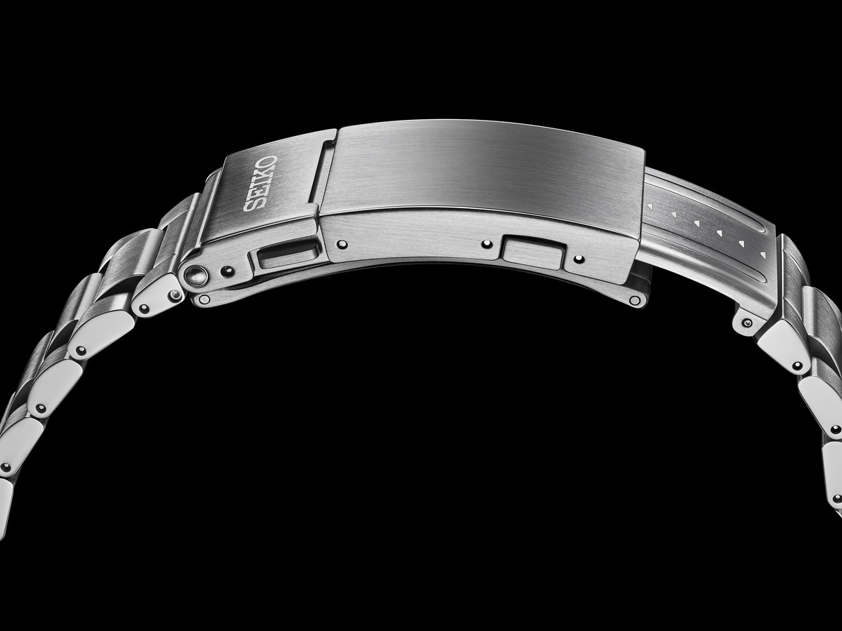 着用したまま微調整できる新開発の中留