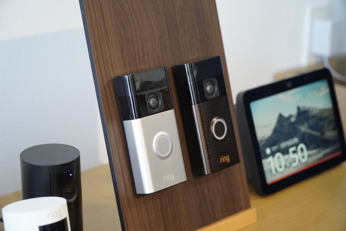 磁石マウントで取り付けられた状態