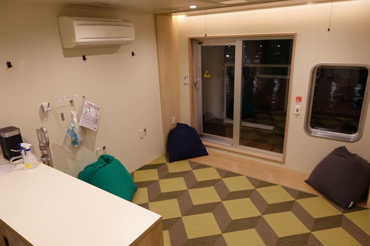 バルコニー個室