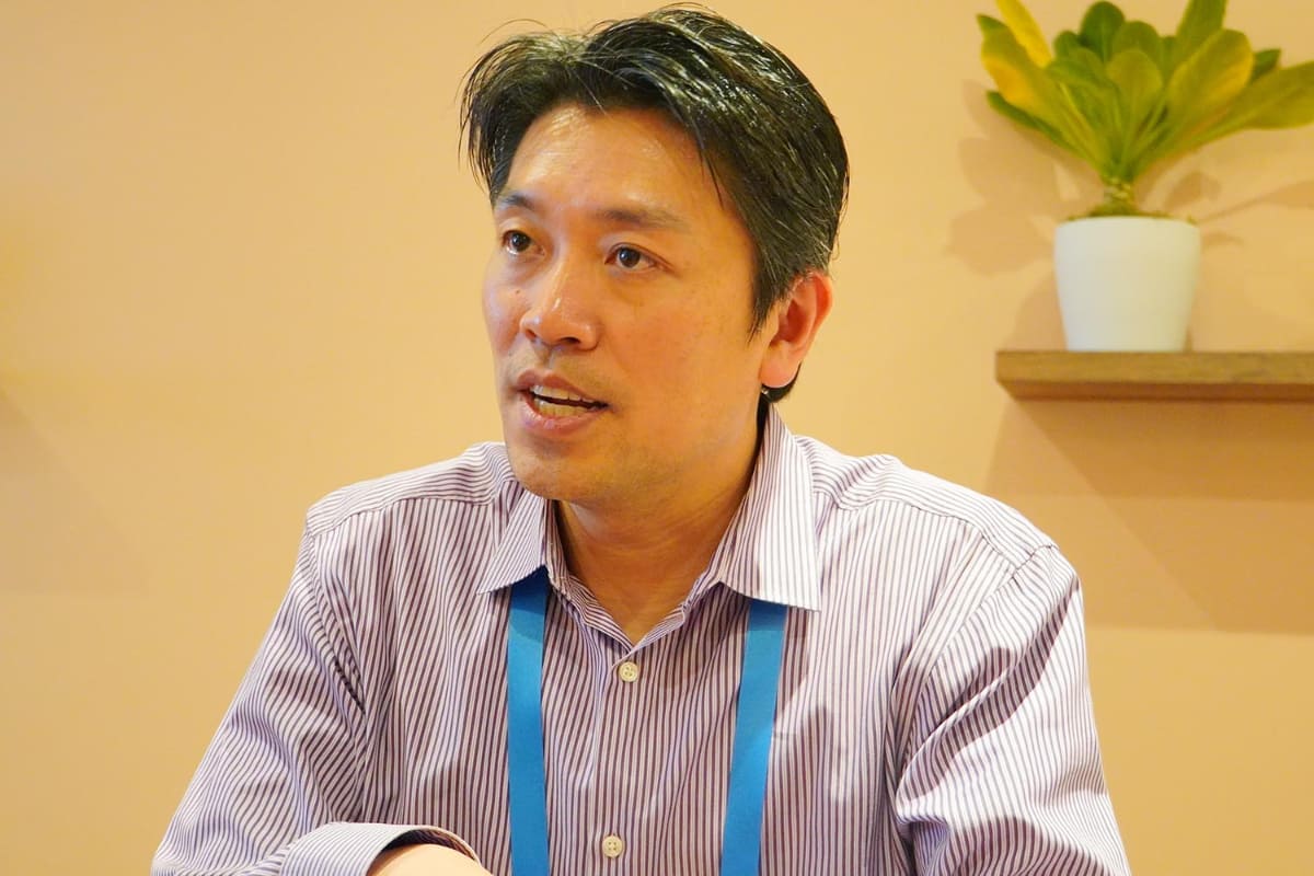 グーグルのチャウ氏は、AIでありながらAIを前面に押し出さないことが、普及を図るうえで重要だと話す