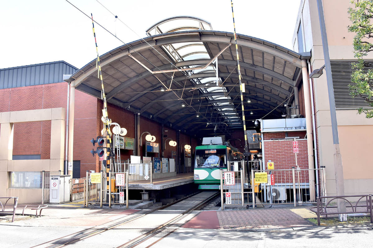 三軒茶屋の構造は2面1線のため、入線した電車はわずかな時間で下高井戸方面へと折り返す