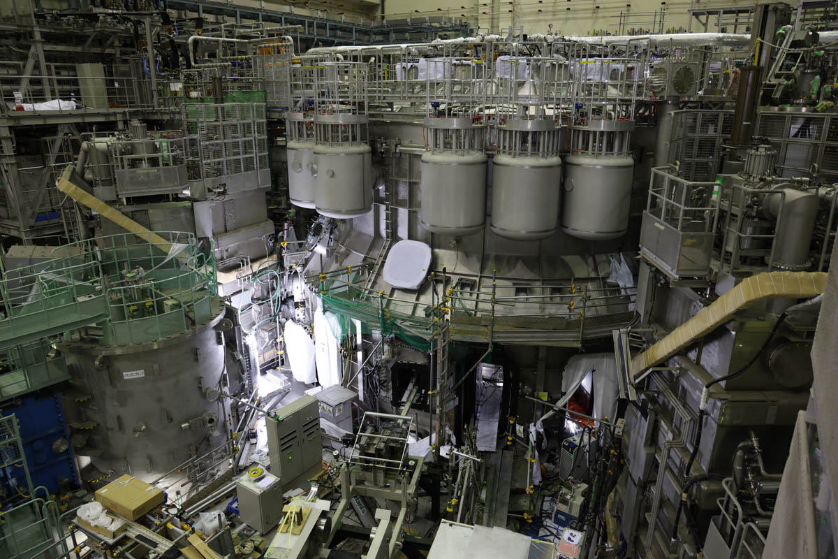 トカマク型超伝導プラズマ実験装置「JT-60SA」