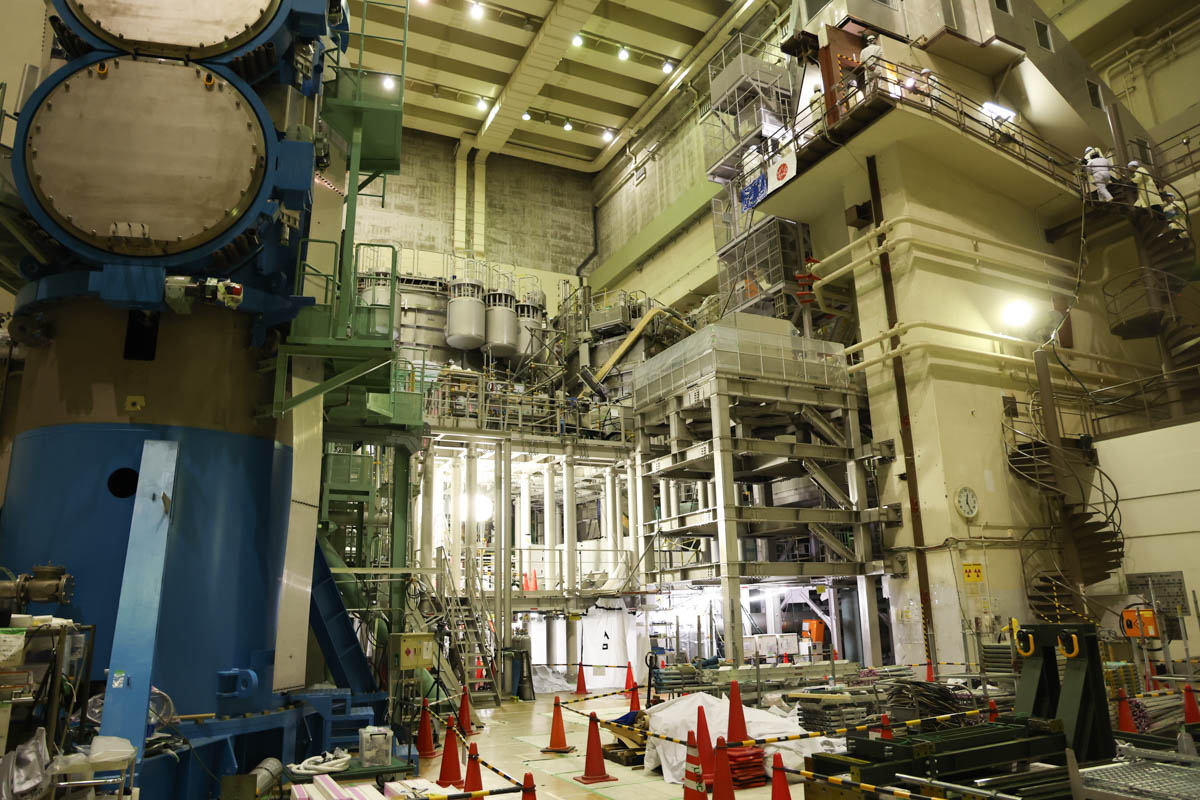 運用開始時には巨大な壁が設置されるためこの位置からはJT-60SAを見ることはできなくなります