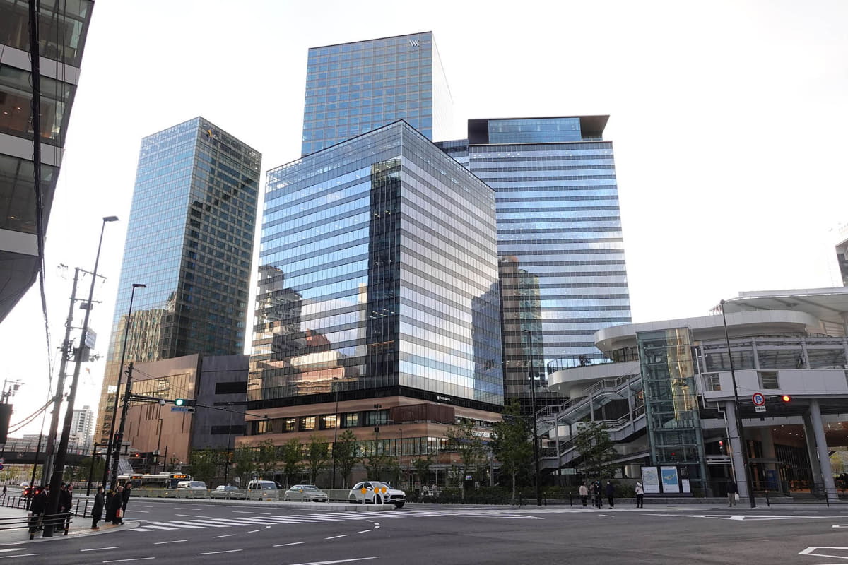 ホテルがあるサウスタワーは、4棟見えるビルの左側