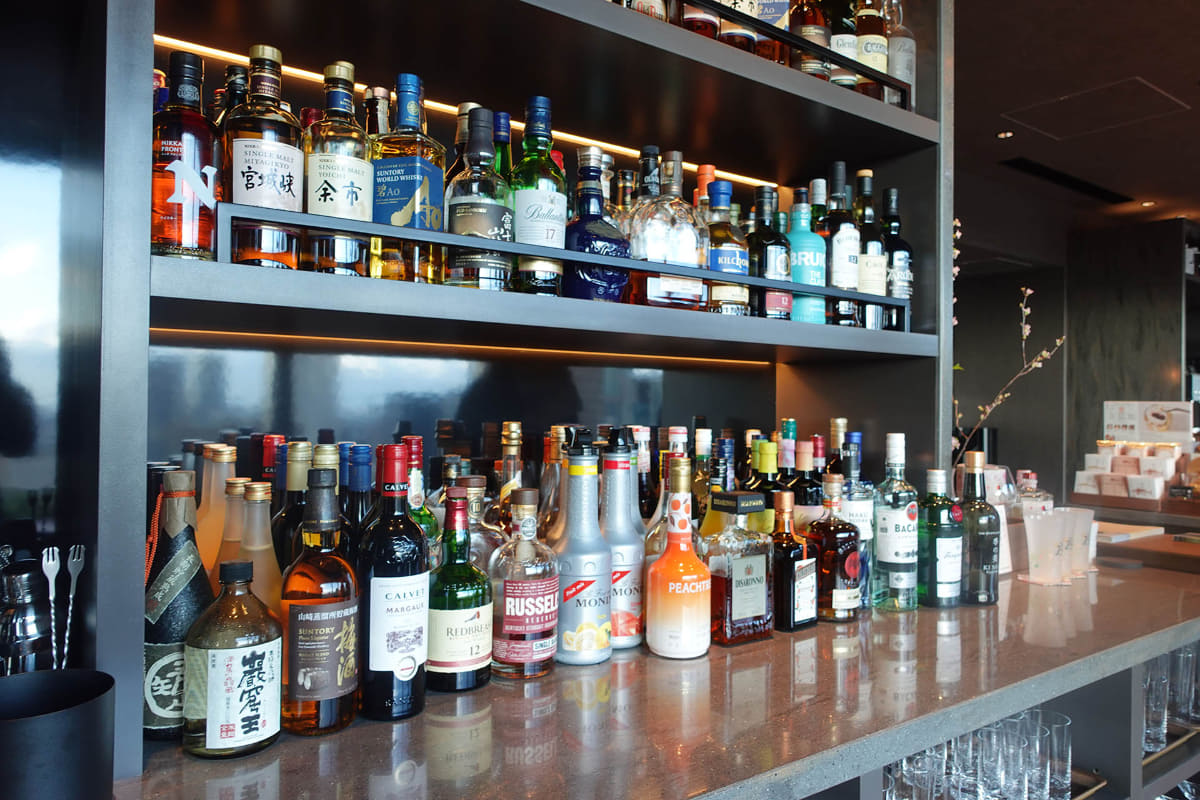 宿泊しているうちに、しっかり飲み比べたいレアな酒類が勢ぞろい