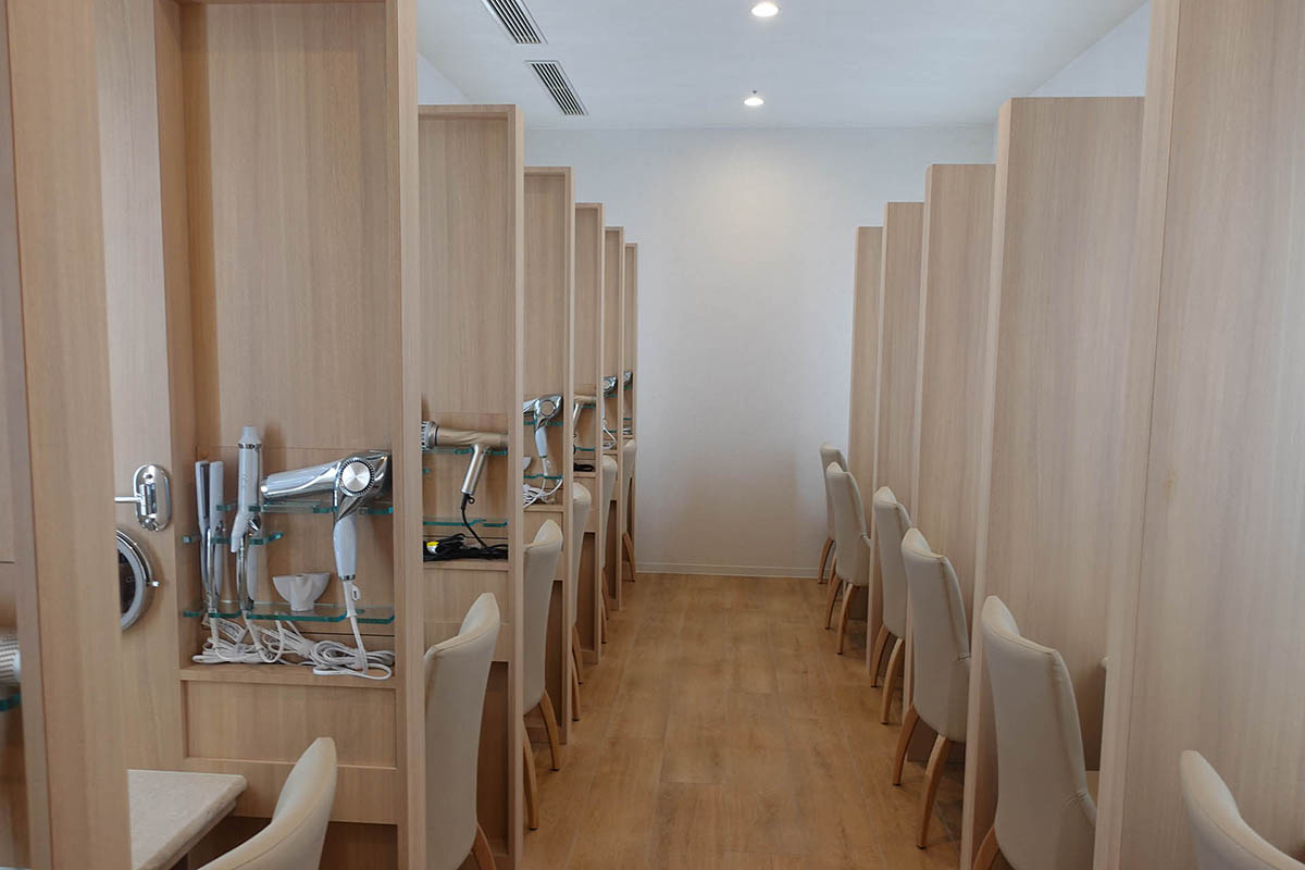 女性浴場用のパウダールーム