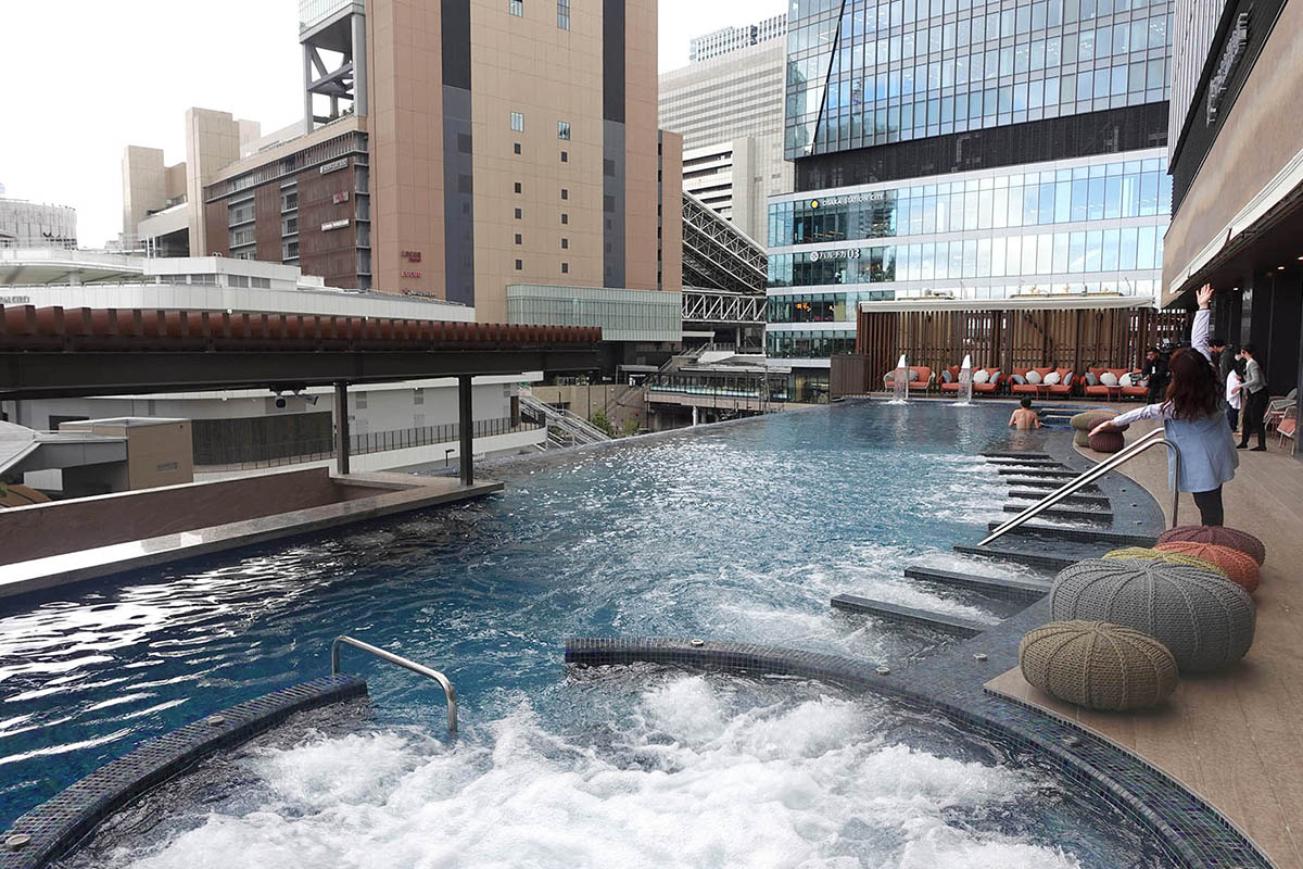 インフィニティプール全景