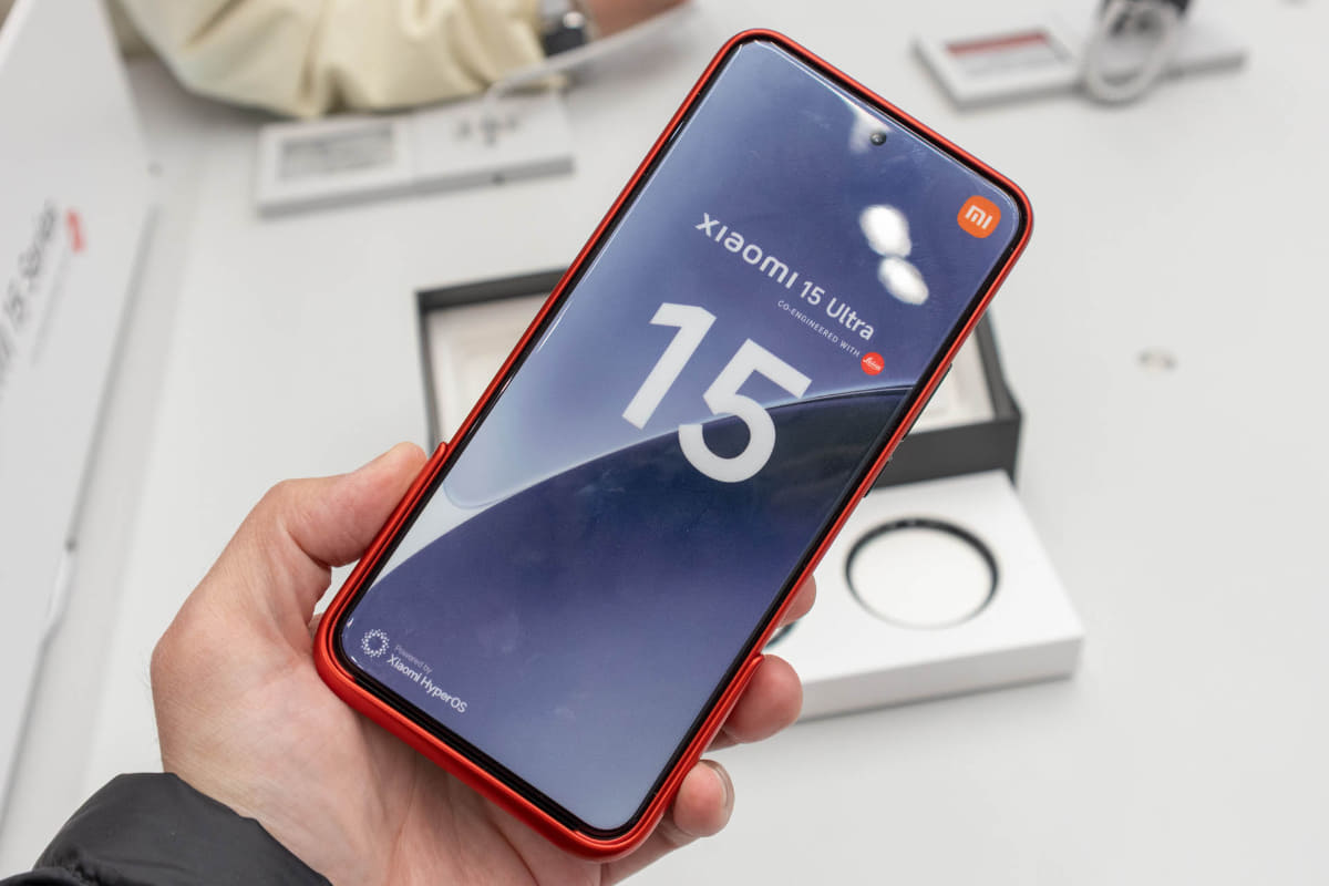 中のスマホはモックアップだが実機を入れてもらうことも可能