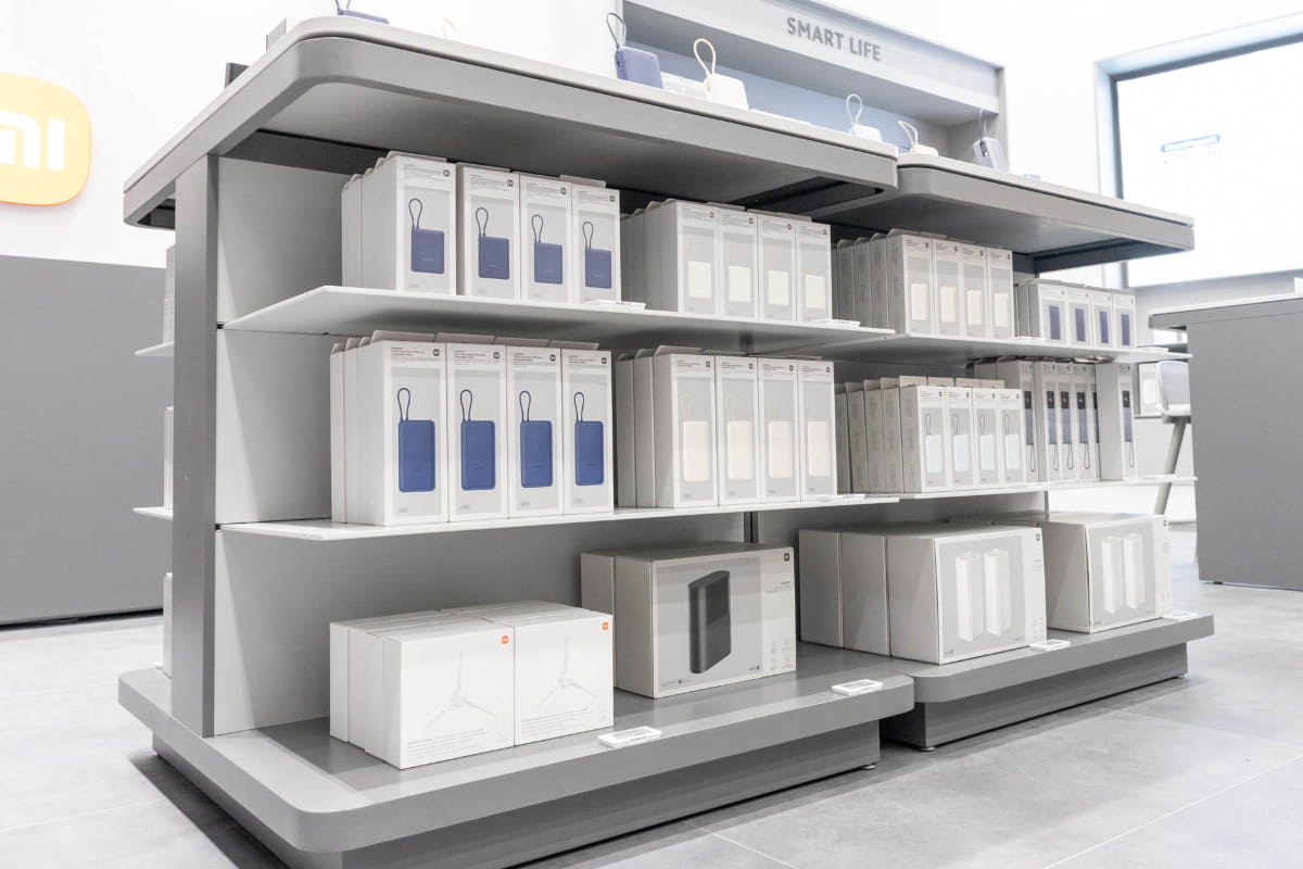 モバイルバッテリーのように在庫が下にあるものは箱をレジに持っていけば購入できる