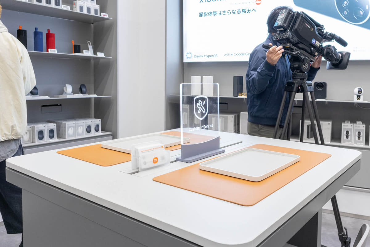 店舗の奥にはカスタマサービス用のカウンターも備えていた