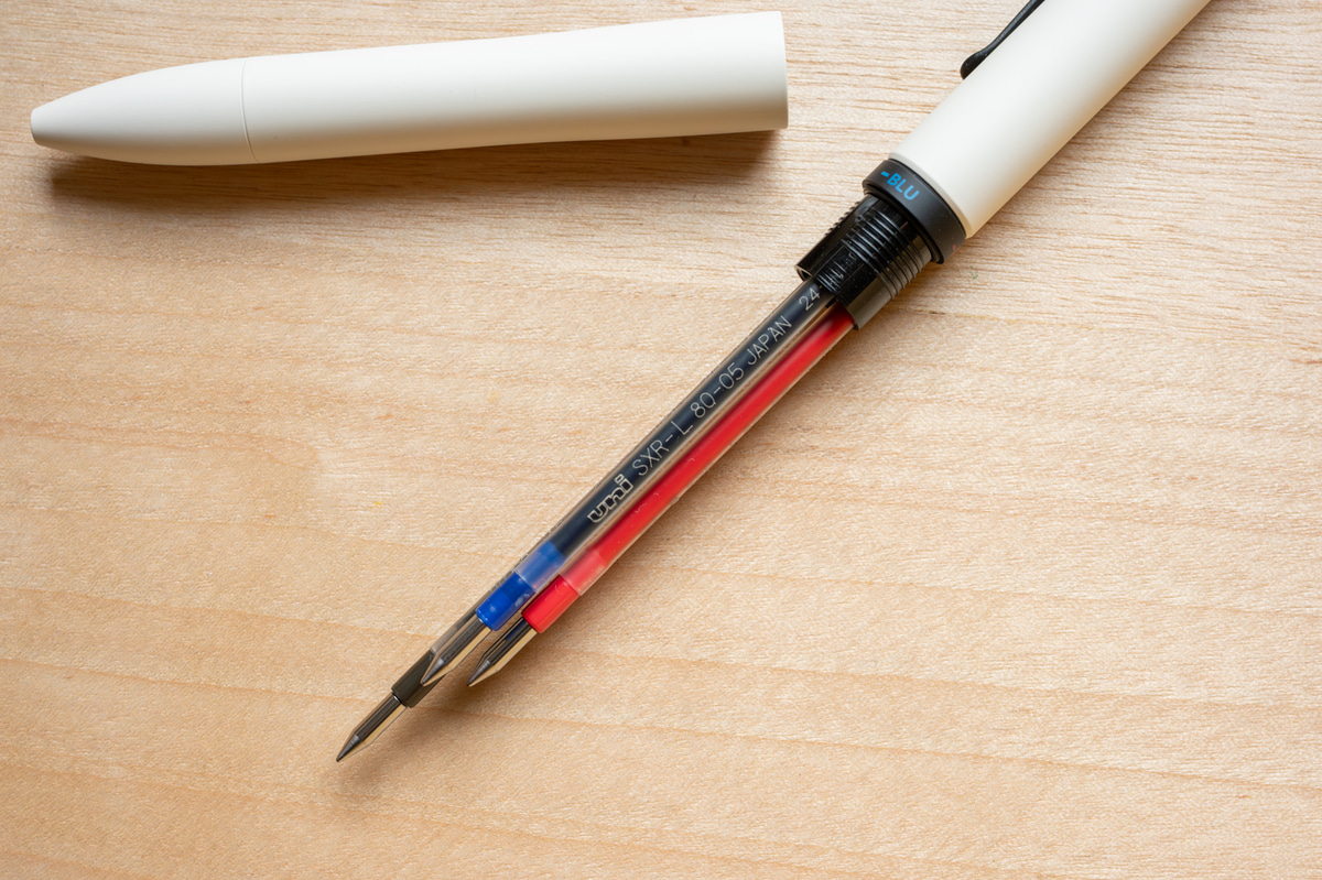 「JETSTREAM Lite touch ink」を搭載。ボール径は0.5mmです