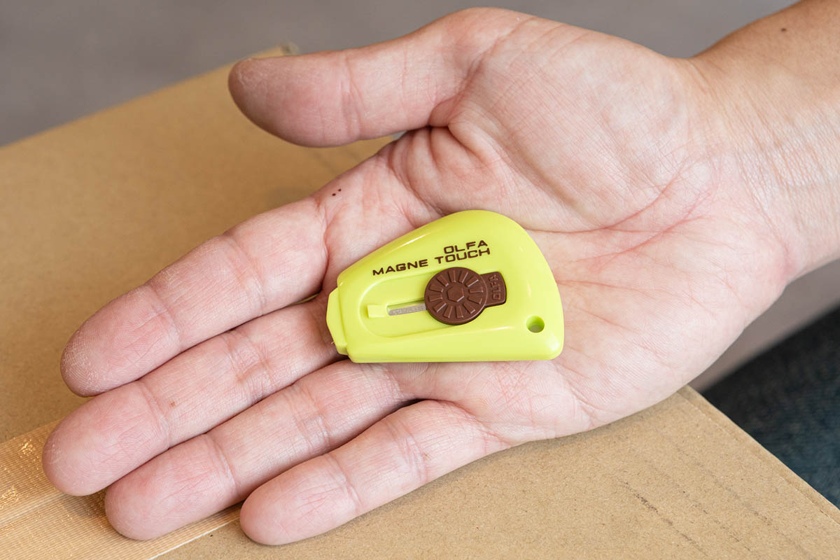 オルファ コンパクトナイフ マグネタッチ