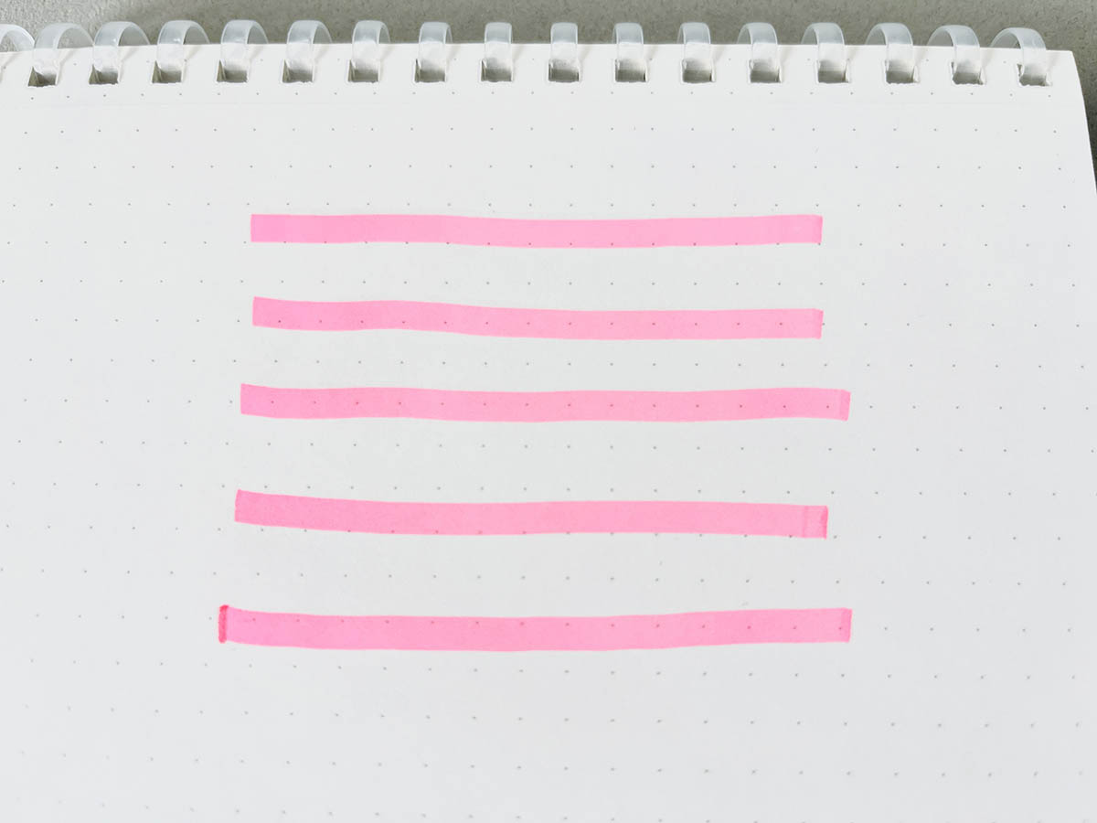 フリーハンドでもまっすぐ引きやすい