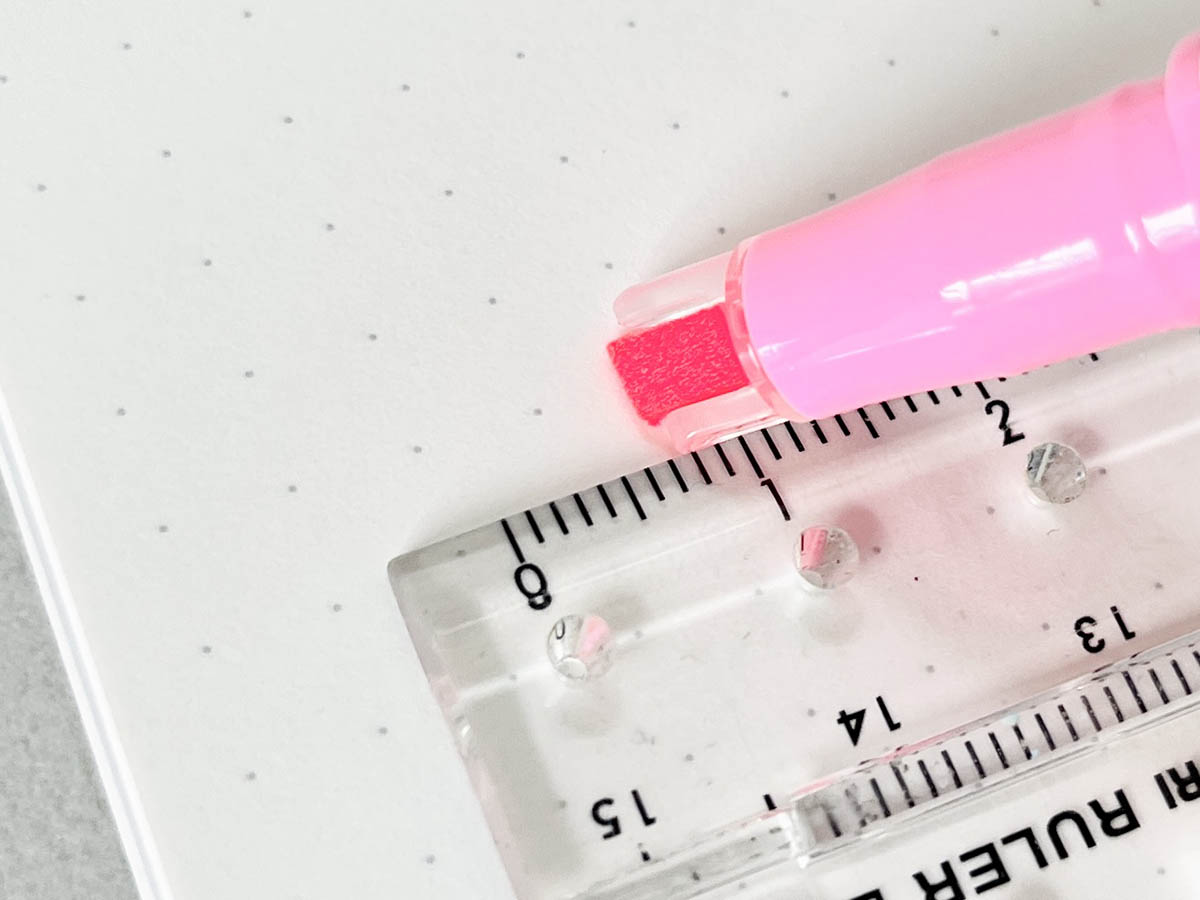 チップが直接触れないので定規もキレイ