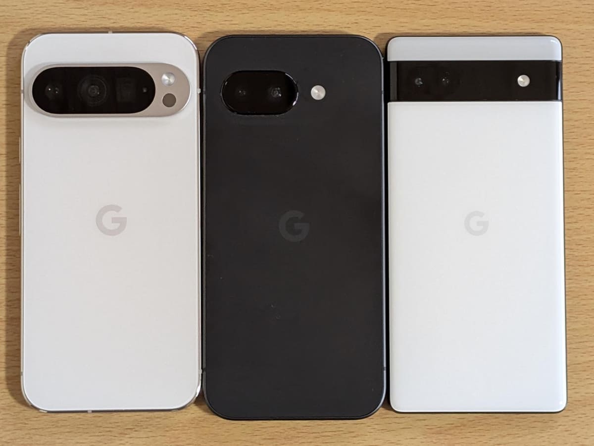 背面部の比較。左からPixel 9 Pro、Pixel 9a、Pixel 6aです。カメラバーと一口に言ってもデザインは微妙に変えられてきましたが、9aの印象は全く異なります
